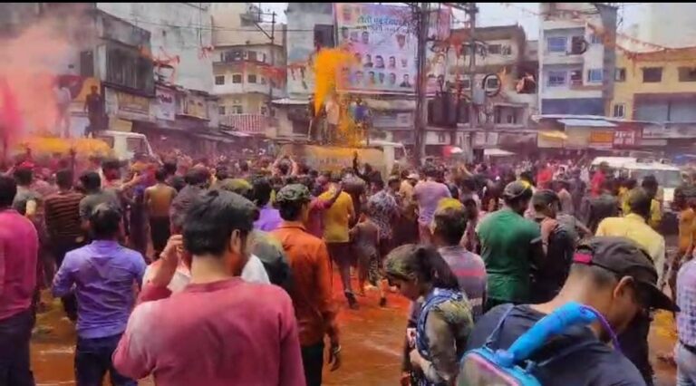 Rangpanchami Special : रंगपंचमी पर भोपाल में निकला चल समारोह, सोमवारा में 6 टैंकरों से रंगों की बौछार....