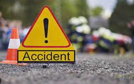 Raebareli Accident News : भीषण सड़क हादसा 4 लोगों की मौत 2 घायल
