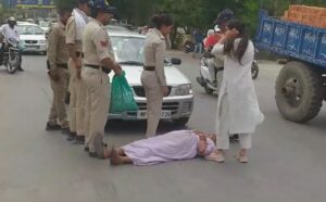 Rewa MP News : महिला का हाई वोल्टेज ड्रामा...देखें वीडियो