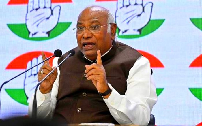 Mallikarjun Kharge CG Visit : कांग्रेस राष्ट्रीय अध्यक्ष मल्लिकार्जुन खड़गे का 1 दिवसीय छत्तीसगढ़ दौरा..देखें वीडियो