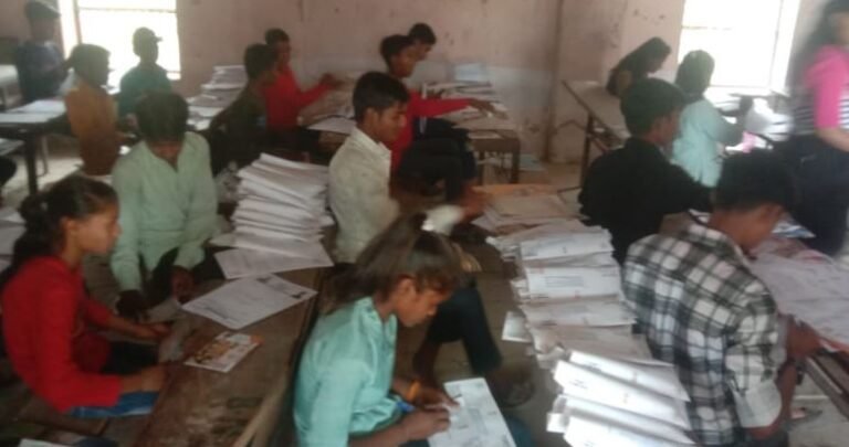 Uttar Pradesh Latest : आदर्श चुनाव आचार संहिता का खुलेआम उल्लंघन