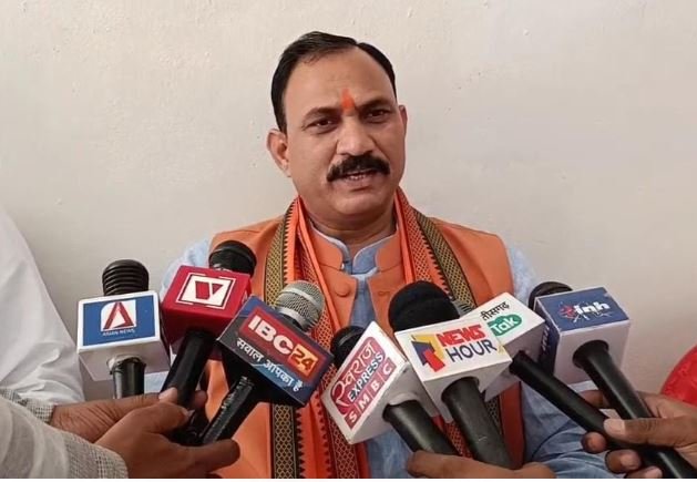 CG Pendra News : स्वास्थ्य मंत्री श्याम बिहारी ने चरण दास महंत पर कसा तंज...जानें क्या कहां