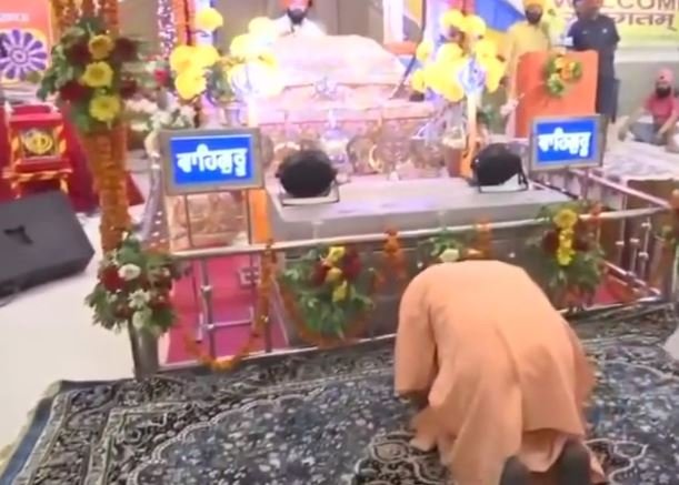 Baisakhi Festival 2024 : बैसाखी पर्व पर गुरूद्वारे पहुंचे सीएम योगी... 2 392