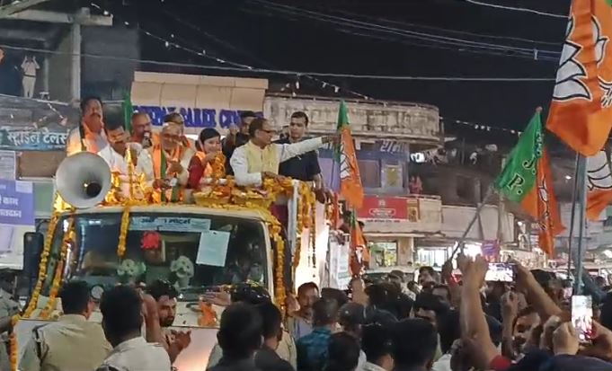 Shivraj in Sidhi : सीधी में शिवराज का हल्ला बोल, कांग्रेस पर गरजे पूर्व सीएम….