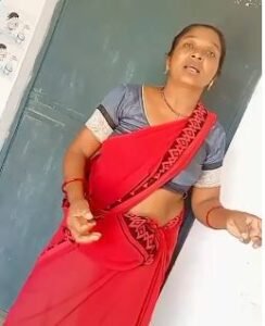 Sitapur Assembly News : चुनाव आयोग के नियमों को ठेंगा दिखाते हुए आंगनबाड़ी कार्यकर्ता...देखें वीडियो 