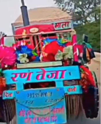 Dausa Rajasthan News : बिना चालक बजरी से ओवरलोड भरे ट्रैक्टर का हैरान कर देने वाला वीडियो वायरल