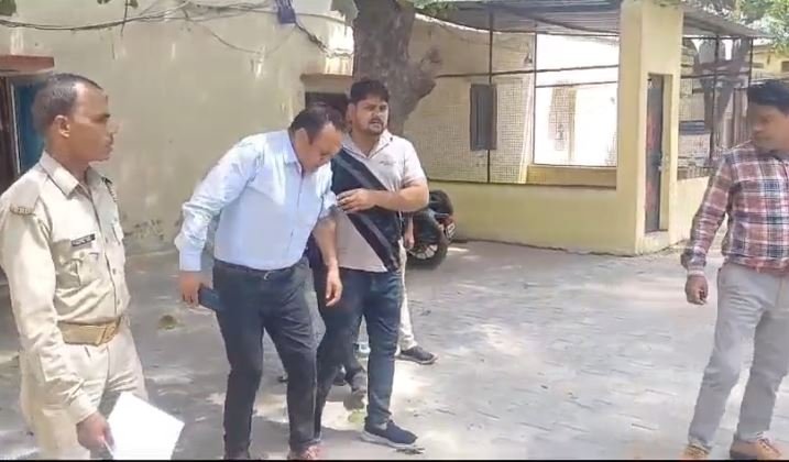 Etah UP News : विकासखंड अधिकारी के साथ मारपीट का मामला...वीडियो