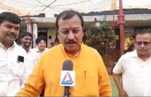 Bhilai Breaking : दुर्ग लोकसभा सीट से BJP प्रत्याशी विजय बघेल ने किया मतदान....वीडियो