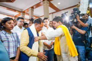 CM Vishnu Dev Sai : मुख्यमंत्री विष्णु देव साय ने किए प्रभु श्री राम के दर्शन, जनता से की मतदान की अपील...