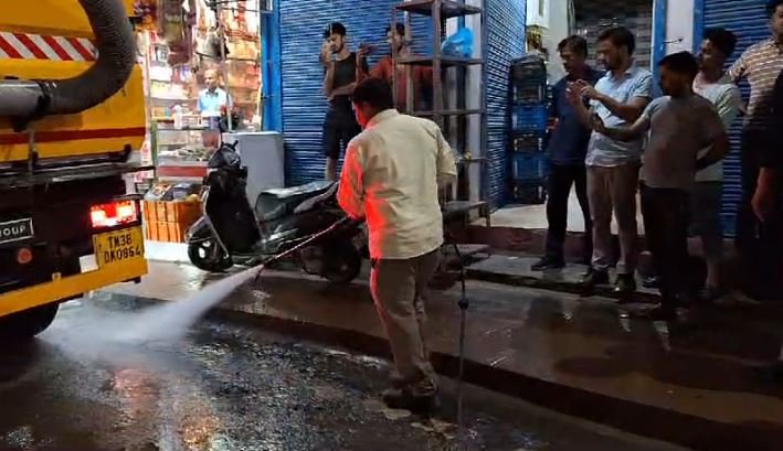 Road Sweeping Machine : चारधाम यात्रा में सफाई को लेकर महत्वपूर्ण भूमिका, 88 लाख की लागत से मंगवाई गई रोड स्वीपिंग मशीन