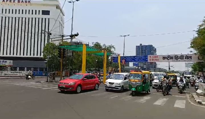 Bhopal Breaking : भीषण गर्मी का कहर, 14 चौराहों पर आधी होगी Traffic Signal की टाइमिंग