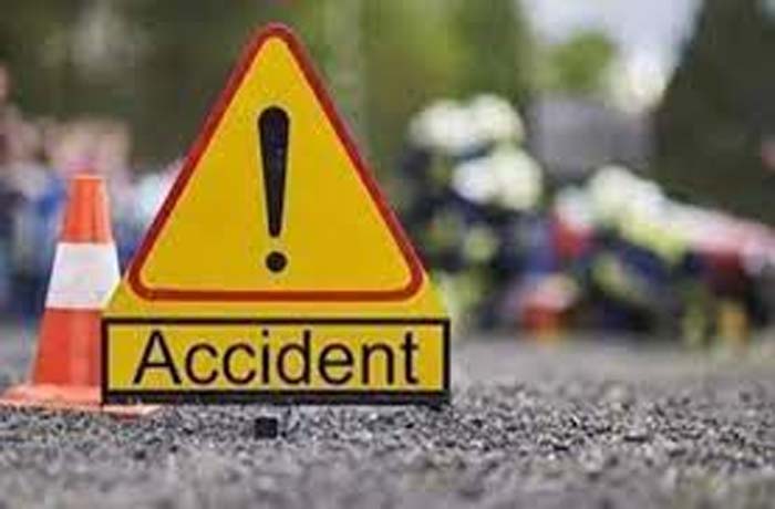 Bilaspur Big Accident : अनियंत्रित कार डिवाइडर के खंभे से टकराई, 2 लोगो की मौके पर मौत