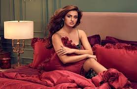 Disha Patani Bold Look : दिशा पाटनी ने बिखेरा हुस्न का जलवा, कातिल अदाएं देख दिल हार बैठेंगे आप...देखें हॉट फोटोज 