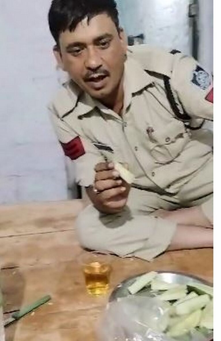 Rewa Viral News : दारू पार्टी के वायरल वीडियो में रीवा के 2 पुलिस.... हुए निलंबित...देखें वीडियो