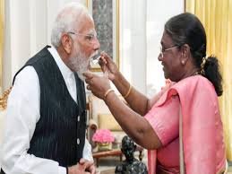PM Modi Meets President Murmu