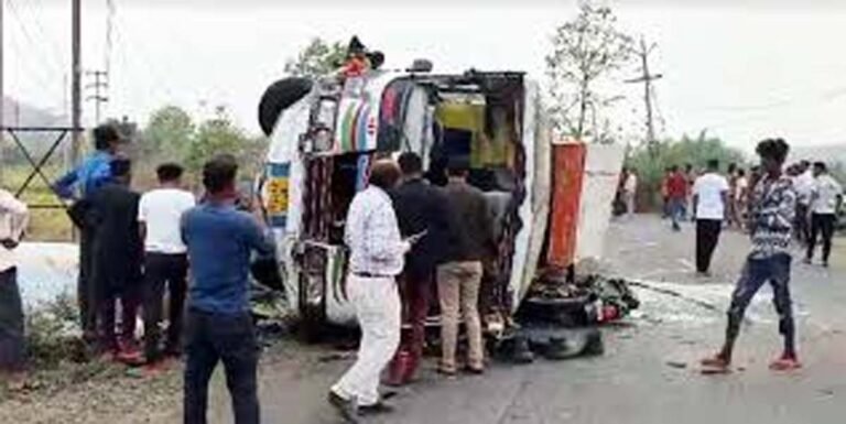 Budhni Road Accident