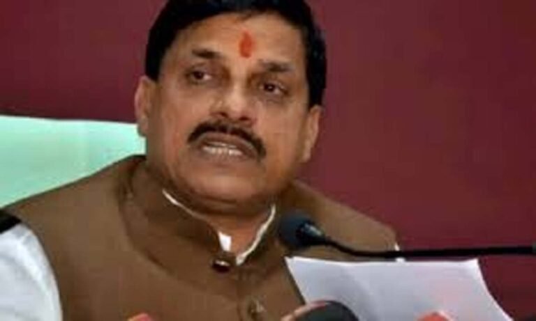 MP Bhopal News : सीएम मोहन यादव ने अपने अधिकारियों को बांटे विभाग...