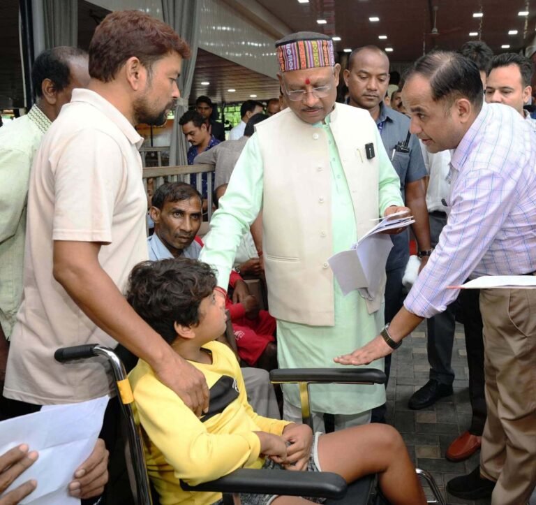 CG CM Jandarshan : पढ़-लिखकर तरक्की करें, सफल आदमी बनें: सीएम देव साय