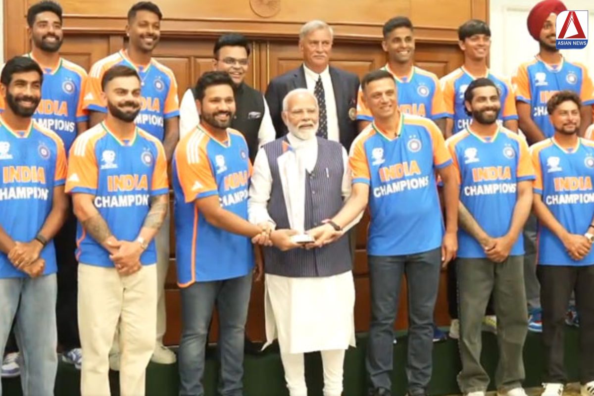 PM Modi Meets Indian Cricket Team