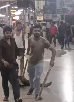 Raipur Railway Station : राजधानी रायपुर रेलवे स्टेशन पर अमानवीयता का वीडियो आया सामने