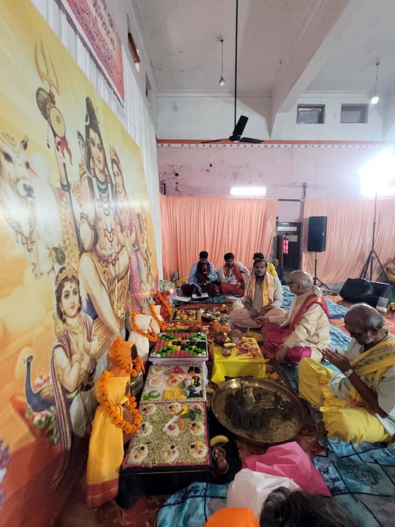 Raipur News : समग्र ब्राह्मण परिषद् छत्तीसगढ़ ने किया "शनि प्रदोष" को ग्यारह हजार पार्थिव शिवलिंग निर्माण सहित रुद्राभिषेक पूजन.....
