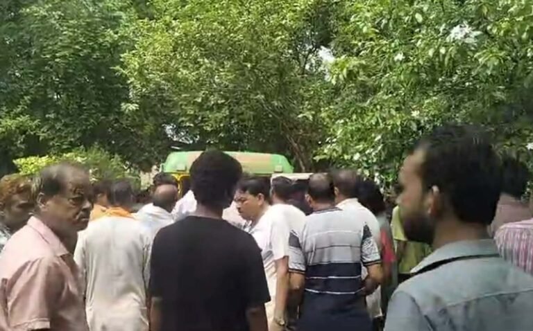 Shivpuri News : मुक्तिधाम से वापस लौटा महिला का शव, मेडिकल कॉलेज लेकर पहुँचे परिजन...जानें मामला