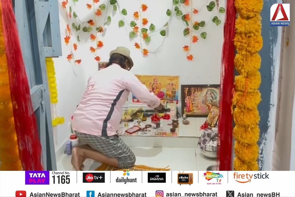 Sagar News : एफएसएल क्वार्टर में SI के पूजा घर में बैठा था 3 फीट लंबा कोबरा सांप कोबरा...देखें वीडियो