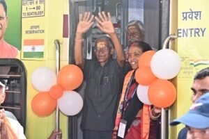 Chhattisgarh News : भांचा प्रभु श्री राम के दर्शन के लिए रायपुर के श्रृद्धालु अयोध्या रवाना 3 38