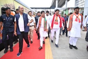 Chhattisgarh News : भांचा प्रभु श्री राम के दर्शन के लिए रायपुर के श्रृद्धालु अयोध्या रवाना 2 39