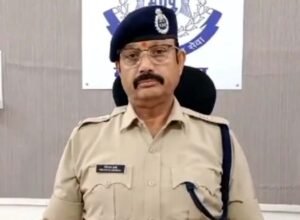 Gwalior News : गर्लफ्रेंड ने किया ब्लॉक तो सिरफिरे आशिक ने लगाई आग, गर्लफ्रेंड की स्कूटी सहित 7 गाड़ियां जलक खाक 2 Gwalior News