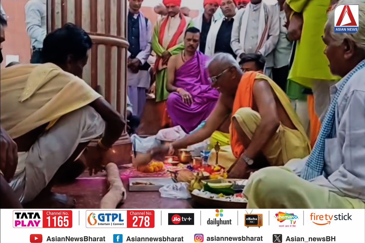 डेरी गढ़ाई बस्तर दशहरा रस्म अदायगी आज...देखें वीडियो डेरी गढ़ाई बस्तर दशहरा रस्म अदायगी आज...देखें वीडियो
