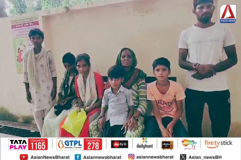 UP Muzaffarnagar News : उफ्फ ये लाचारी : आखिर पूरे परिवार के साथ धरने पर क्यों बैठी हैं विधवा महिला...जानें पूरा मामला