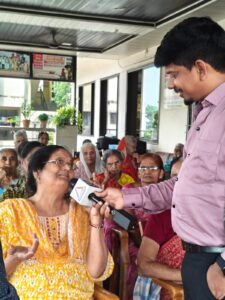 एक अच्छा काम "आओ बांटे खुशियां" : आनंद वृद्धा आश्रम अवंती विहार रायपुर में एशियन न्यूज ने वृद्धजनों के साथ बिताए कुछ खास पल... 3 100 1