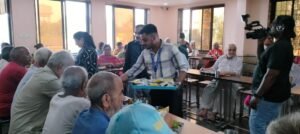 एक अच्छा काम "आओ बांटे खुशियां" : आनंद वृद्धा आश्रम अवंती विहार रायपुर में एशियन न्यूज ने वृद्धजनों के साथ बिताए कुछ खास पल... 6 890ab7c6 25ec 48e7 8c4b 7f03cbaa1a61