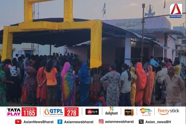 Rajnandgaon News : सरपंच सचिव के कारनामों से परेशान होकर पूरे गाँव वालो ने मिलकर पंचायत भवन में जड़ा ताला...जानें पूरा मामला