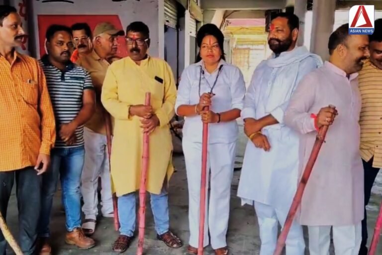 Karwa Chauth 2024 : मेहंदी जिहाद को लेकर चेतावनी........