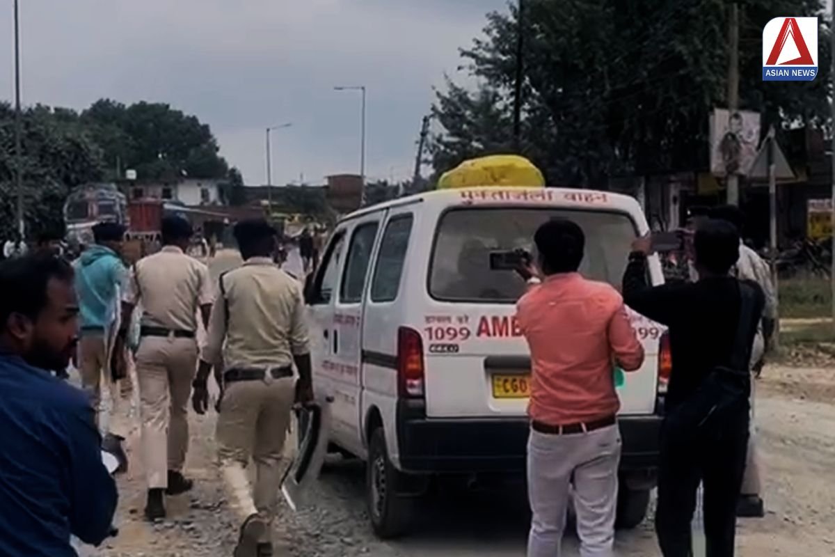 Balrampur Youth Suicide Case : पुलिस की निगरानी में डेड बॉडी को अंतिम संस्कार के लिए किया गया रवाना