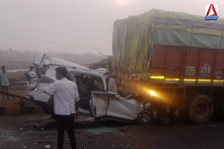 Sagar MP Accident : देवरी में ट्रक में घुसी कार, पति-पत्नी की मौत बेटे की हालत गंभीर