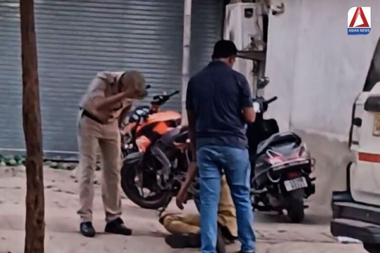 Bilaspur News : नशे में धुत्त सड़क में पड़ा मिला पुलिस आरक्षक.....