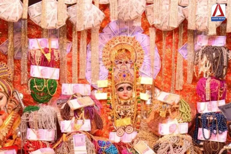 Diwali Special : मां लक्ष्मी के इस मंदिर में प्रसाद में मिलते हैं गहने....