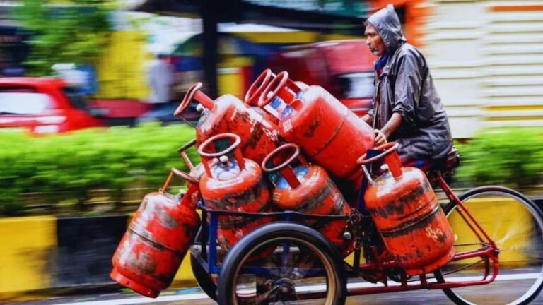 LPG Price : दीवाली के अगले दिन महंगाई का झटका, बढ़े LPG गैस के दाम
