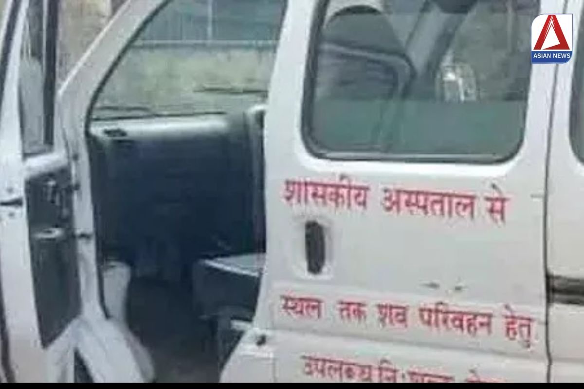 Balrampur News निर्लज्ज ड्राइवर की शर्मनाक करतूत, लाश से भी पैसो की डिमांड