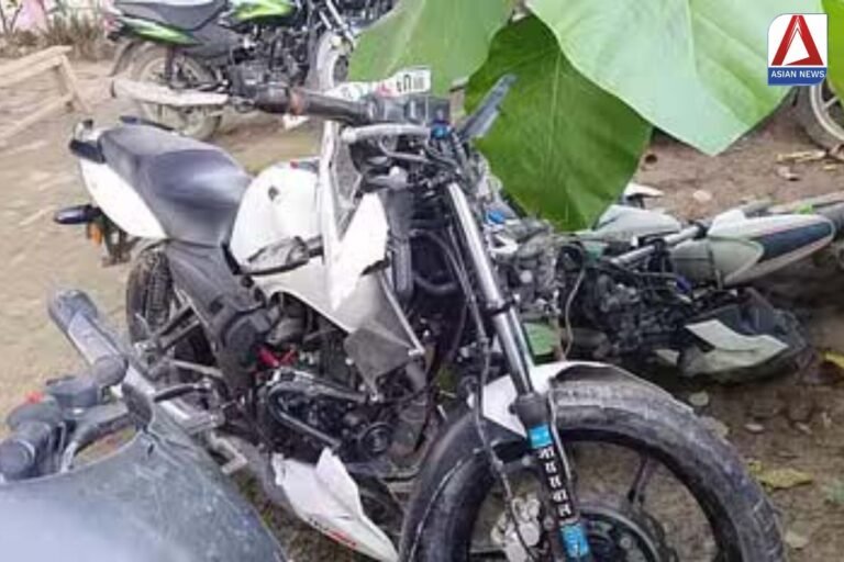 Jaunpur Accident Breaking : बड़ा सड़क हादसा : ट्रेलर ने बाइक सवार 3 युवकों को रौंदा...तीनो की मौत...