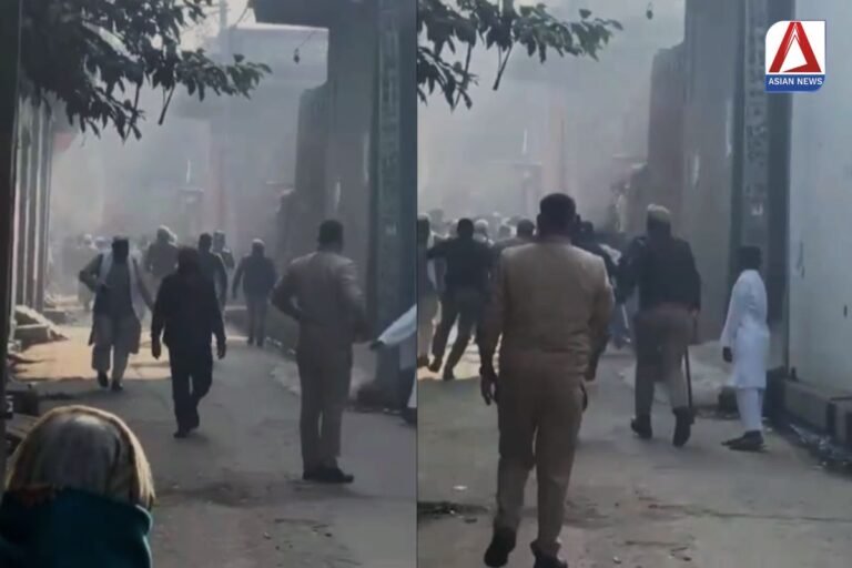 Muzaffarnagar News पुलिस ने वोटरों को दौड़ाया, वीडियो वायरल