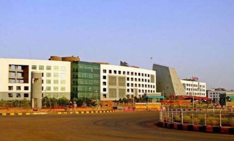 Raipur Breaking : पंचायत एवं ग्रामीण विकास विभाग में तबादला, 10 अधिकारियों को मिली नई पोस्टिंग...