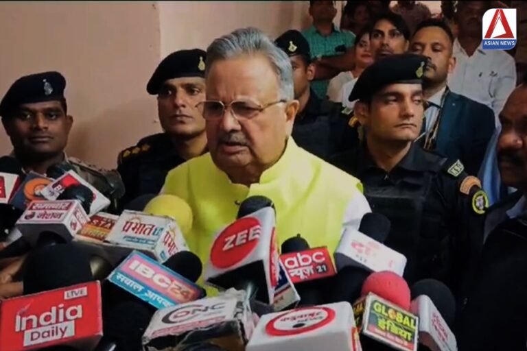 Rajnandgaon News राज्य निर्माण उत्सव में पहुंचे राजनांदगांव के विधायक और विधानसभा अध्यक्ष रमन सिंह