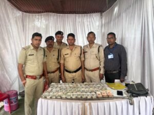 Raipur Breaking : रायपुर पुलिस को मिला 27 लाख 10 हजार रुपए कैश.... 2 Raipur Breaking रायपुर पुलिस को मिला 27 लाख 10 हजार रुपए कैश