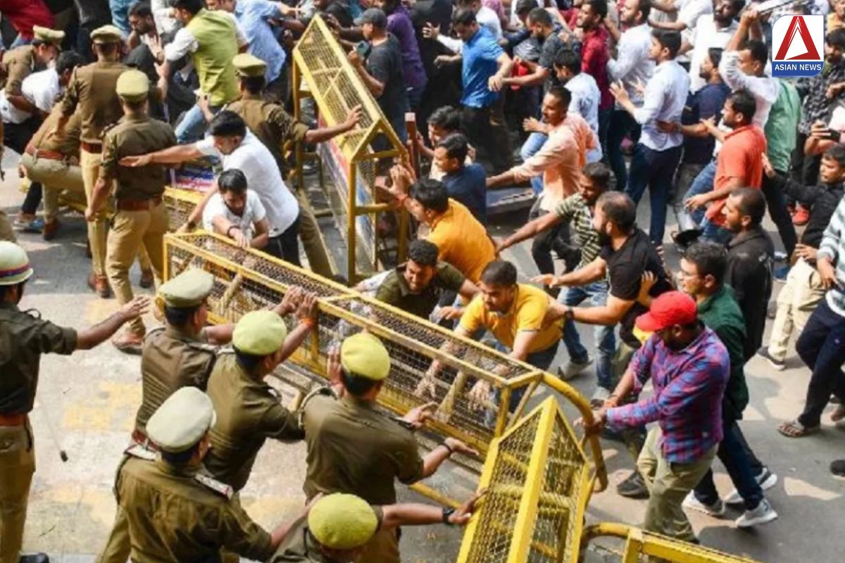 प्रयागराज में प्रतियोगी छात्रों का विरोध प्रदर्शन 4 दिनों से जारी