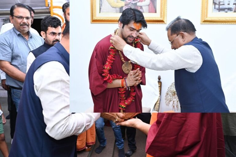 बागेश्वर धाम धीरेन्द्र कृष्ण शास्त्री ने की सीएम साय से मुलाकात....