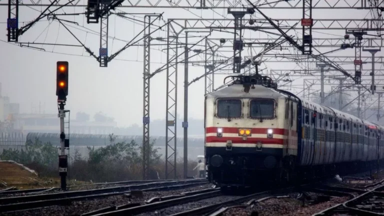 Bhopal : रेलवे की नई समय-सारणी 1 जनवरी से लागू, ट्रेनों के समय और नंबरों में बदलाव..